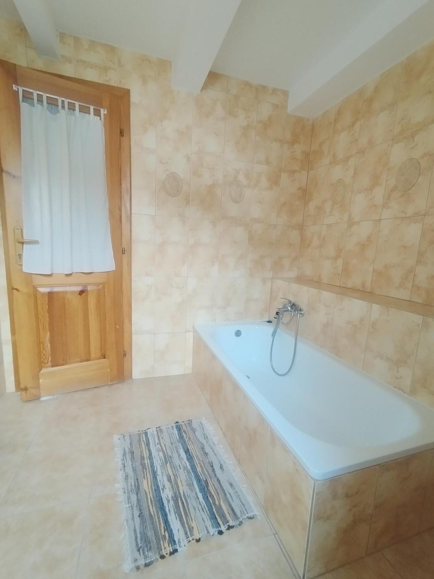 דירות אוסקדניצה Drevenica U Holtana מראה חיצוני תמונה